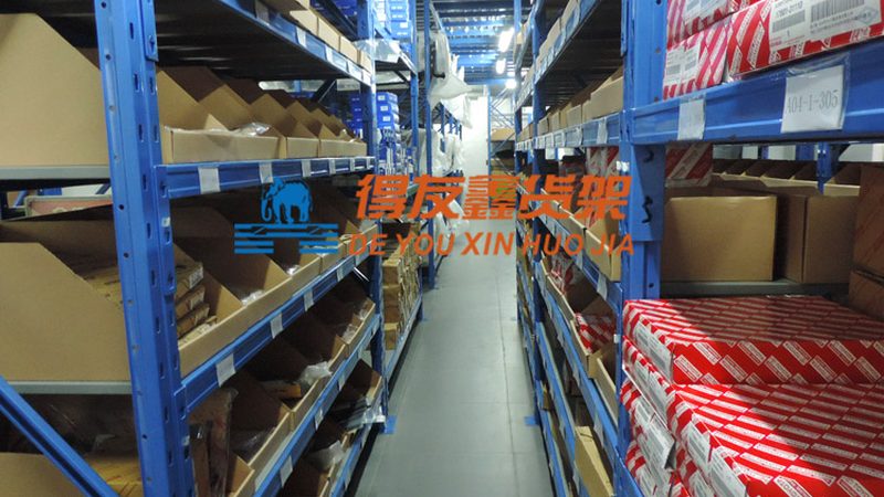 电瓶极柱腐蚀：原因探析与防治策略**